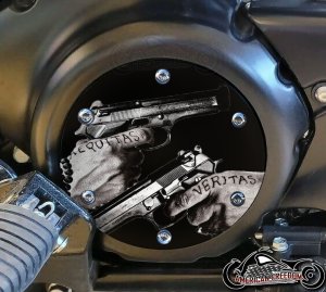SUZUKI M109R Derby/Engine Cover Veritas Aequitas