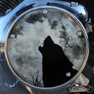 Chrome Harley Davidson Derby Cover - Howling Wolf Moon
